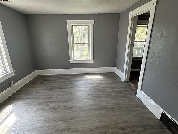 4th image of 6011 Lansing Ave