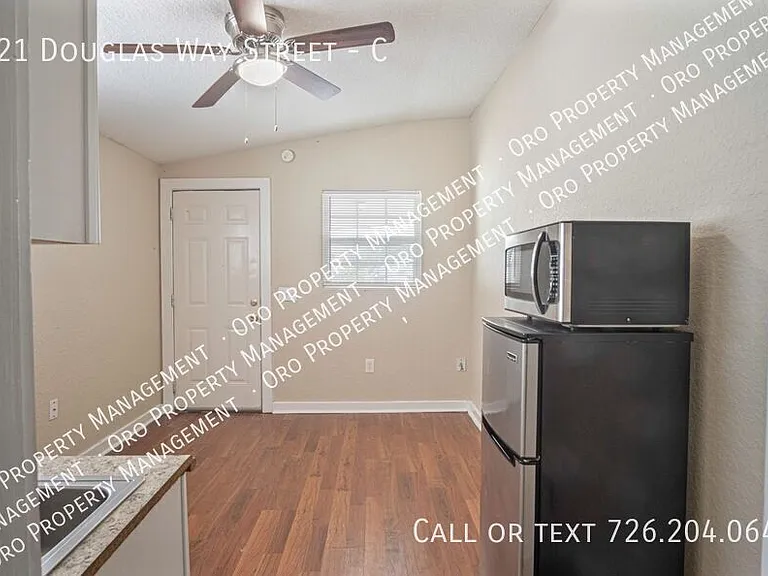 121 Douglas Way St #C — Photo 8
