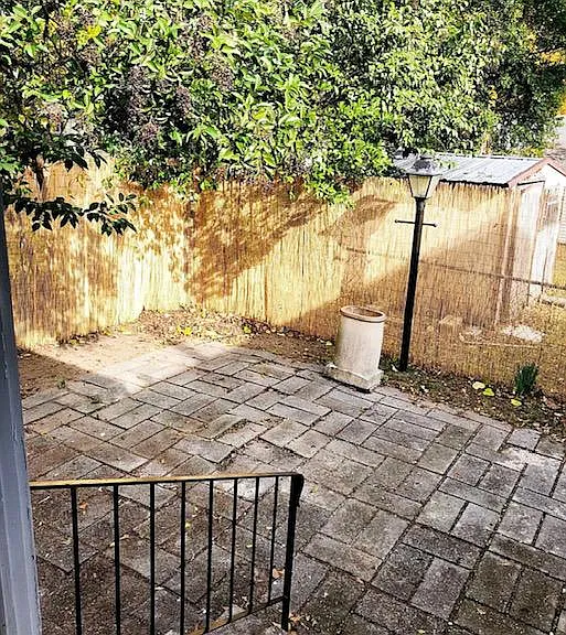 425 Rogers Ave — Photo 3