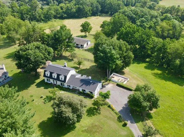 39088 Bolington Rd, Lovettsville, VA 20180