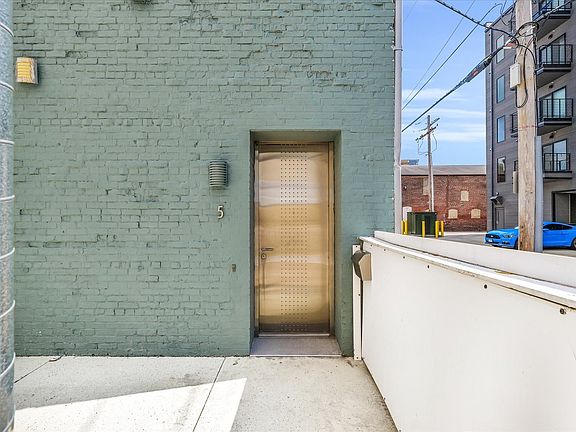 4th image of 5 E Columbia Ave #5