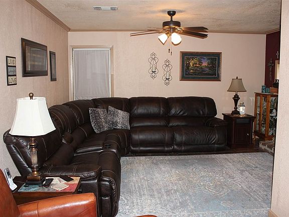 4th image of 3313 Robinhood Ln