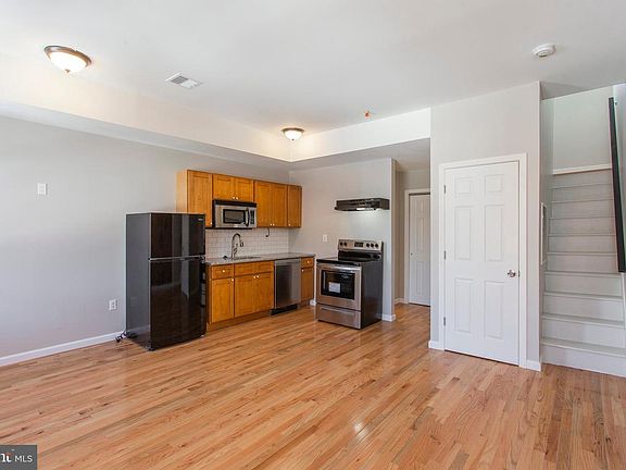 4th image of 1843 N Van Pelt St Floor 3