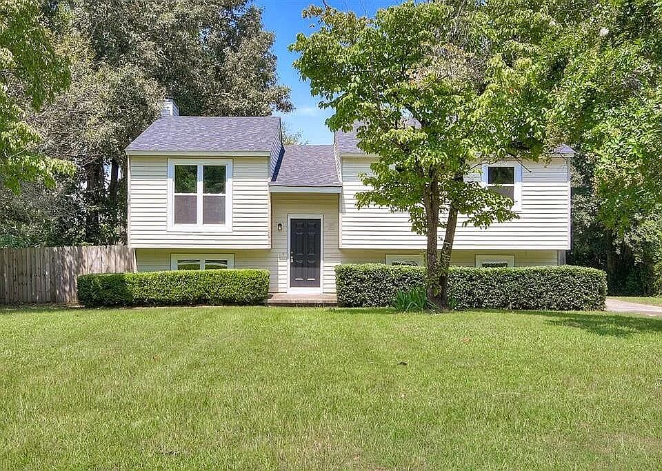 1st image of 2109 Oakleaf Way