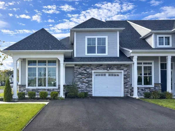 329 Silver Timber Drive #329, Yaphank, NY 11980