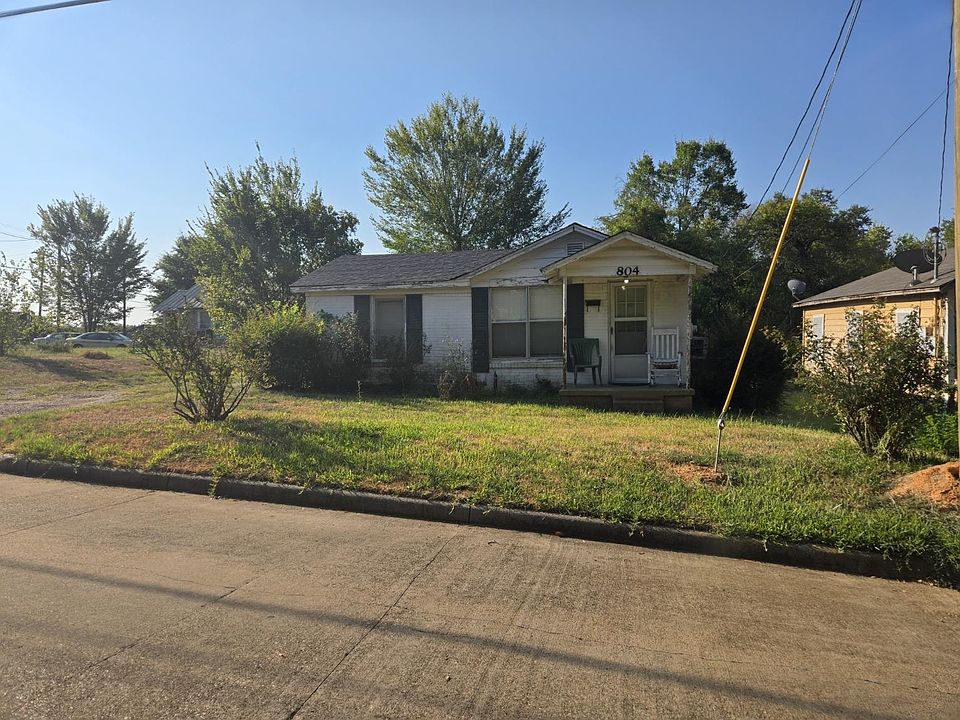 1st image of 804 Dallas St