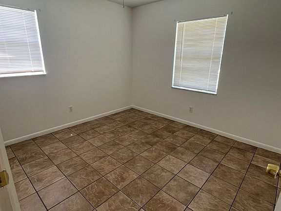 5th image of 2319 S Tennyson Point