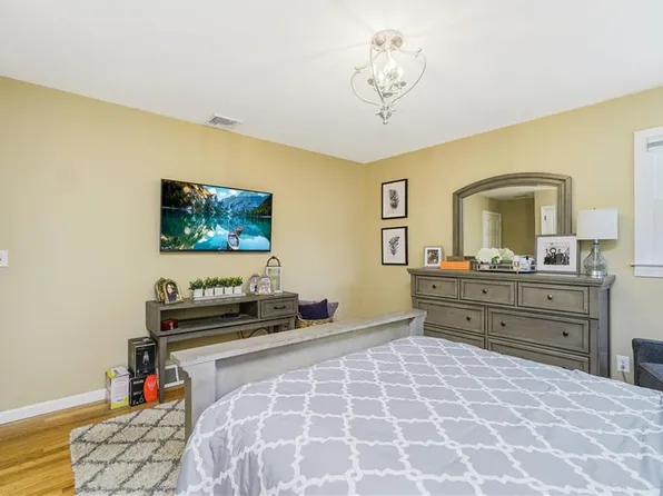 381 Burgher Avenue image 19 of 41