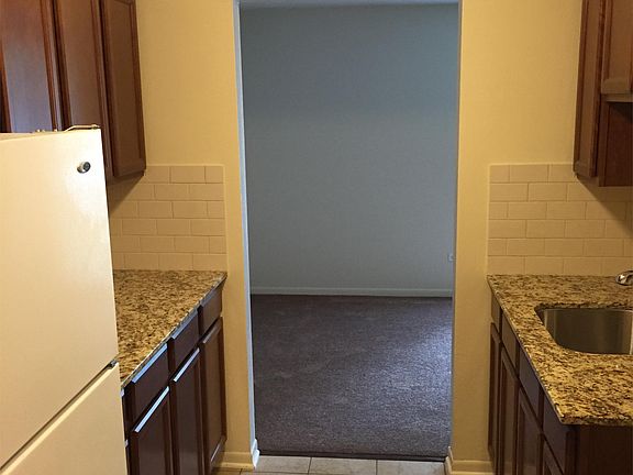 3rd image of 515 E End Ave