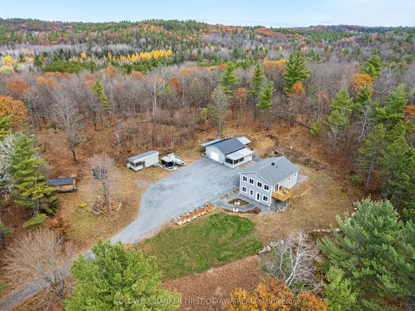 946 French Line Rd, Lanark Highlands, ON K0G 1K0