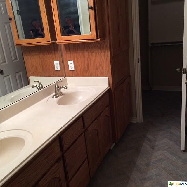2nd image of 2077 Bentwood Dr