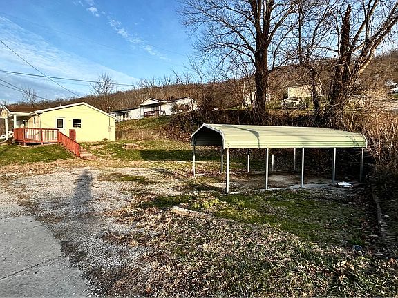 3rd image of 313 Fairlane Dr