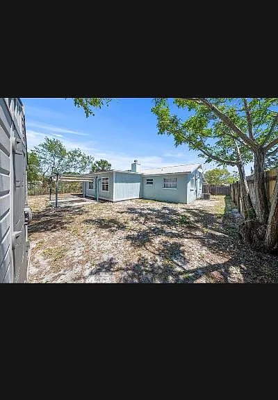 1454 Rosemary Dr — Photo 2
