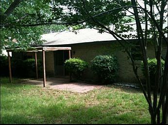 2nd image of 1209 Rebecca Ln