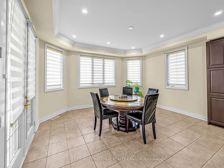 54 Kelways Cir #UPPER — Photo 12