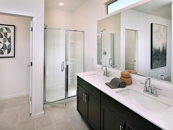 Primary Bathroom in the Enzo Floorplan at Paloma Creek