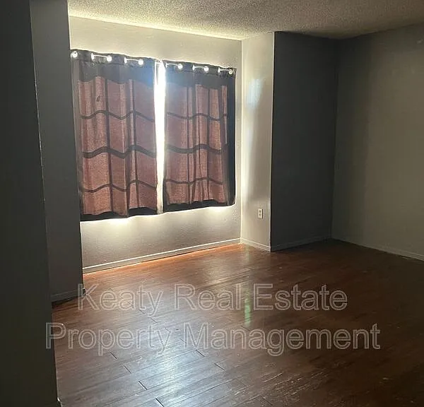 108 Meudon St #B — Photo 3