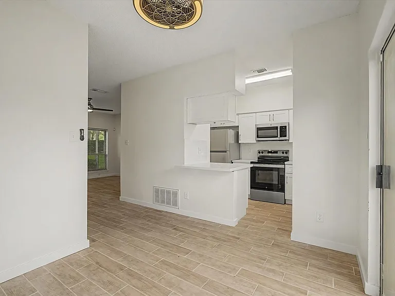 12500 Brookglade Cir #179 — Photo 8
