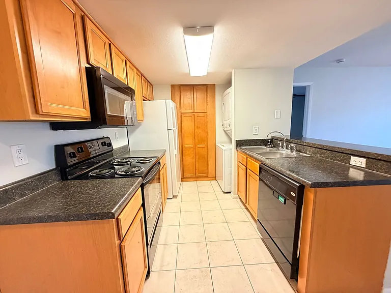 Glenbrooke Apartments — Photo 17