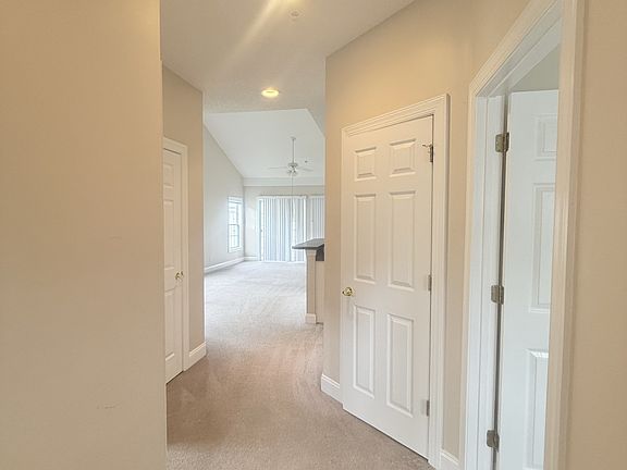 4th image of 5034 Belleglen Ct APT 201