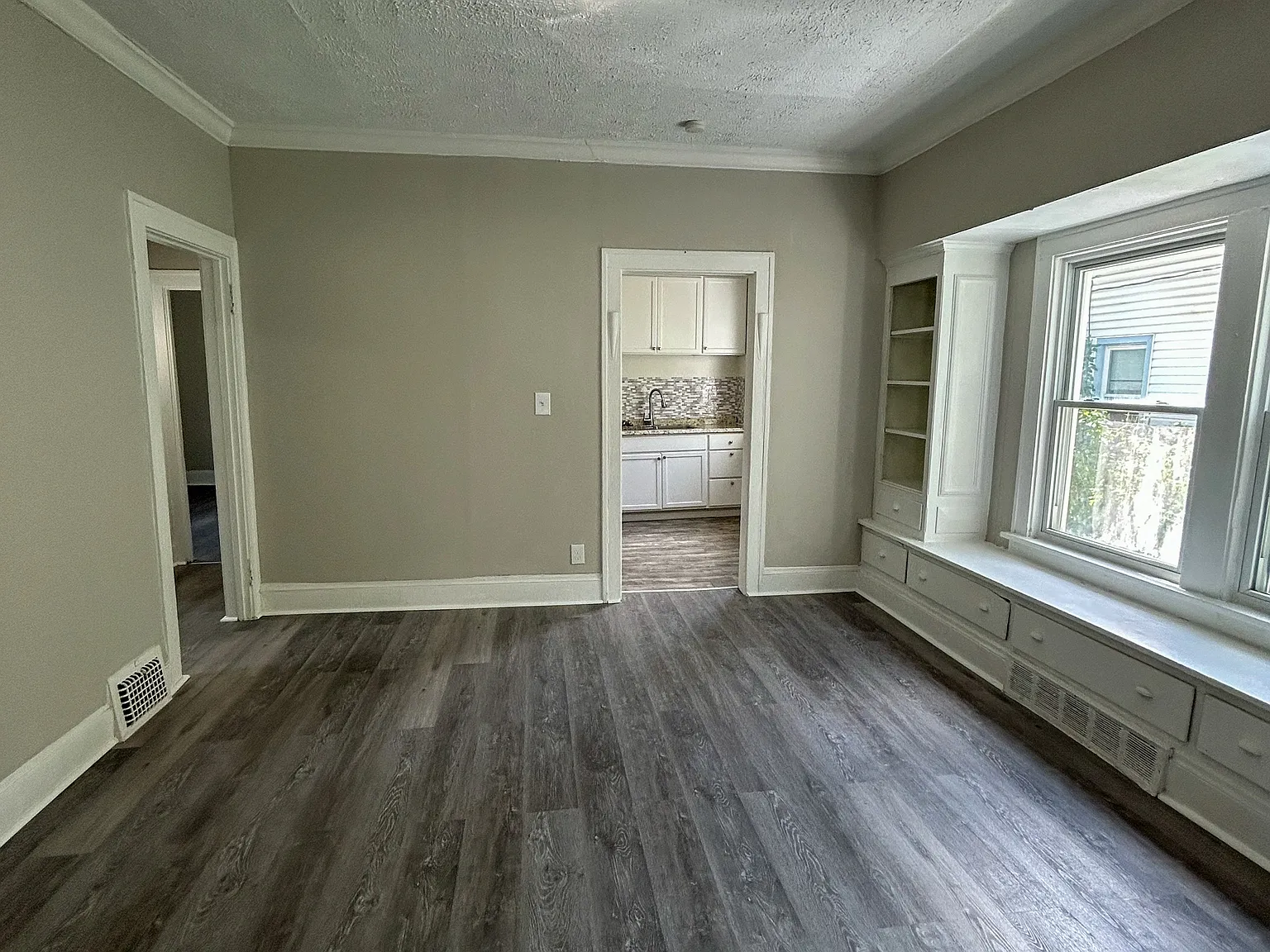 2 bed, 2084 sqft, $1,250 — Photo 4