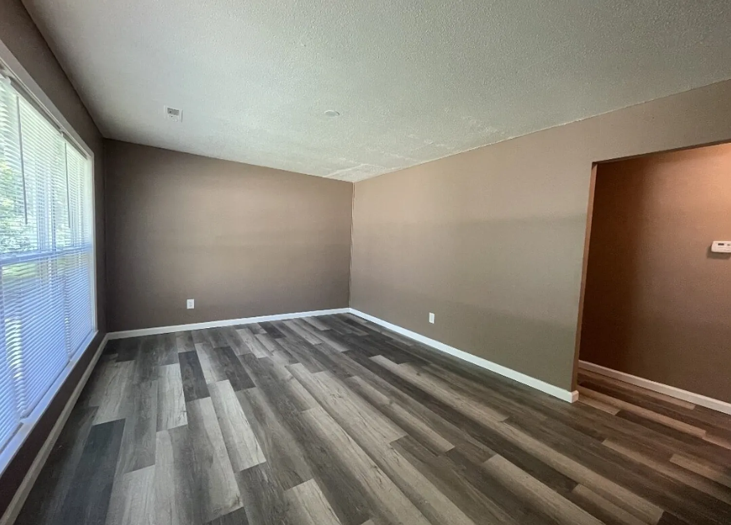 North End- 3 bed, 1 bath- A/O schools! — Photo 4
