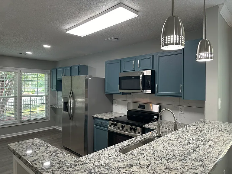1260 Warsaw Rd #1 — Photo 7