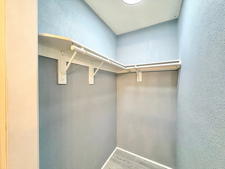 23986 Falconer Dr — Photo 15