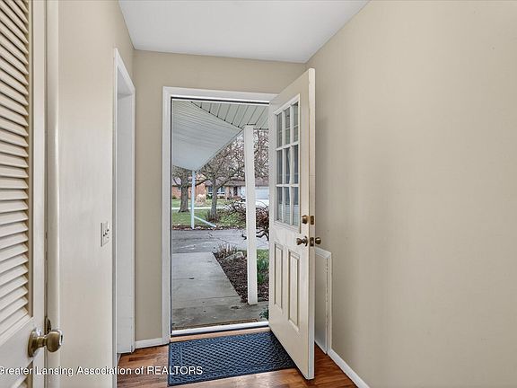 4th image of 4415 Elmwood Dr