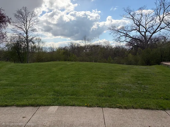 1750 Brookwood Dr, West Chicago, IL 60185