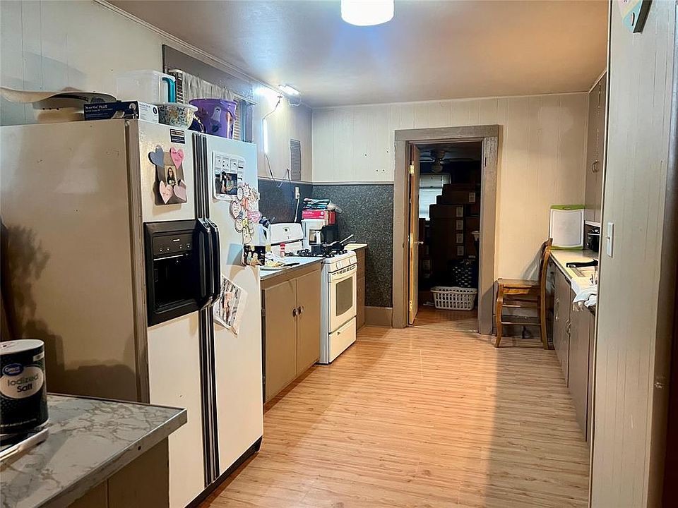 2nd image of 1223 W Iowa Ave