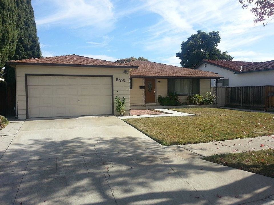 1st image of 676 Torreya Ave