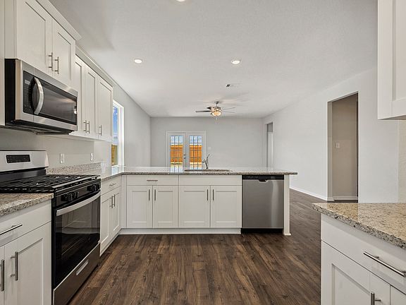 The chef-ready kitchen has lots of counter space perfect for food prepping!