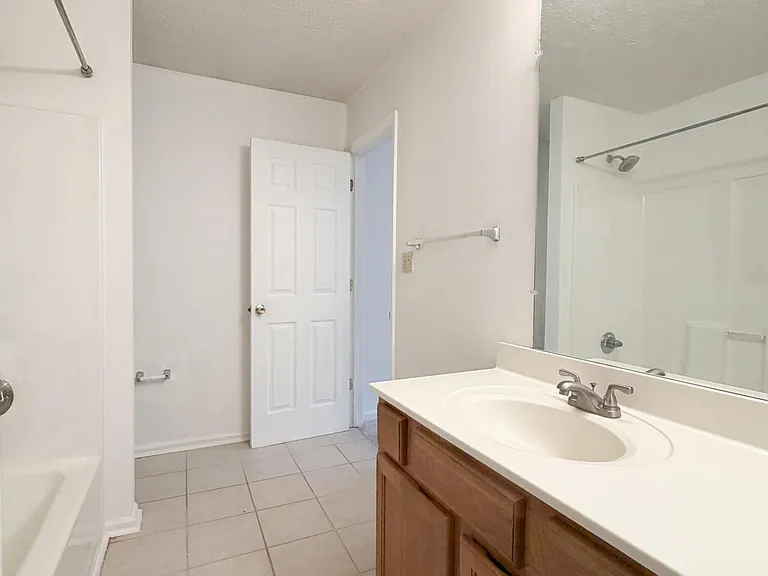 352 Chase Pl — Photo 9