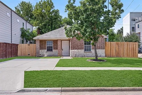 1302 Shearn St Photo 1