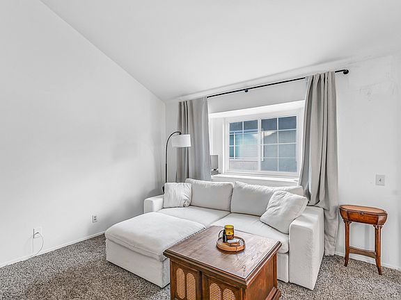 2nd image of 816 N Inglewood Ave APT 2