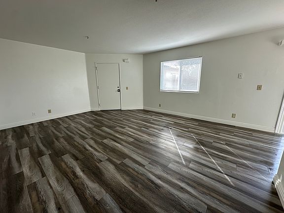 3rd image of 1448 W Stoneridge Ct APT F