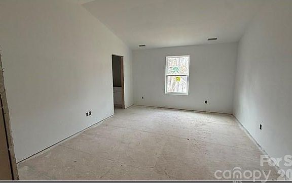 5th image of 9472 Caddell Rd