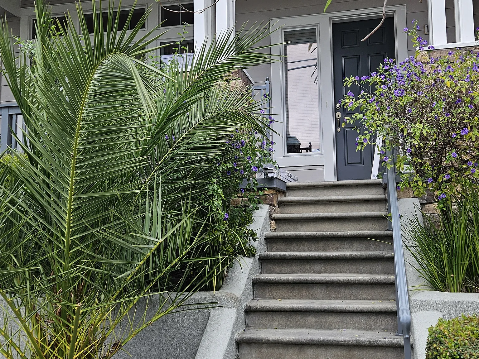 4 bed, 2.5 bath, 1954 sqft, $4,650 — Photo 1