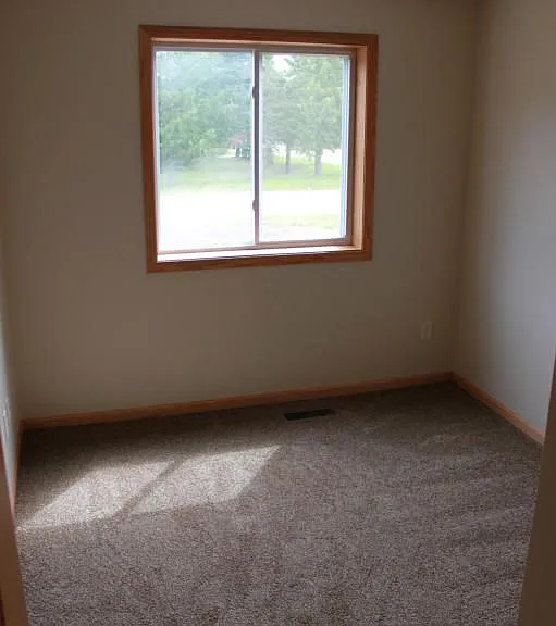 303 Stoner Ave NE — Photo 3