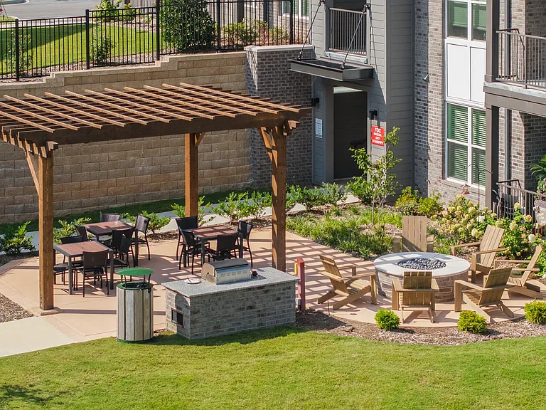Populus Waterside Apartments — Photo 36