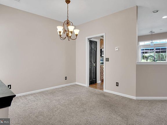 5th image of 737 Ferris Way