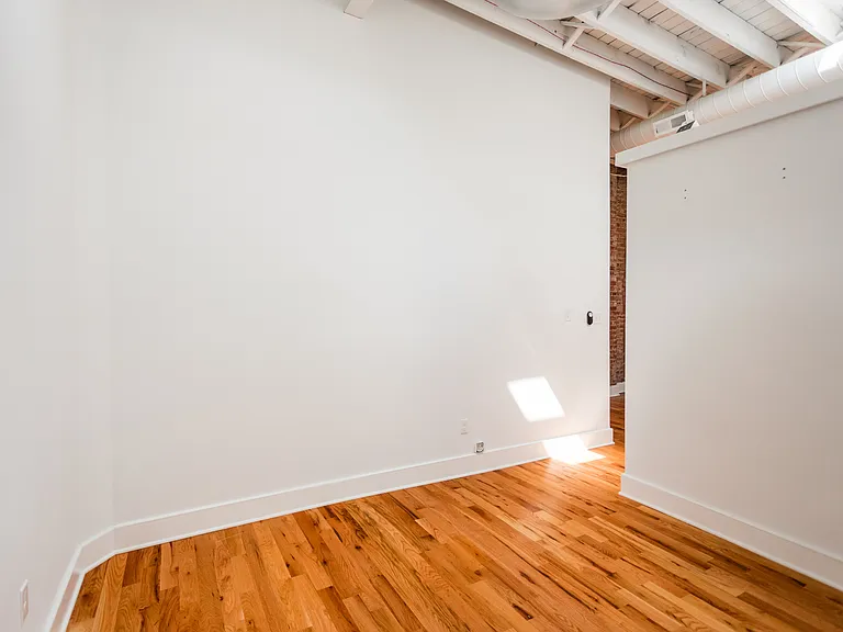 1363 E Fisher Fwy #7 — Photo 8