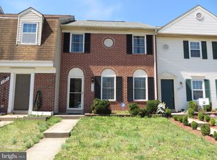 8630 Point Of Woods Dr, Manassas, VA 20110