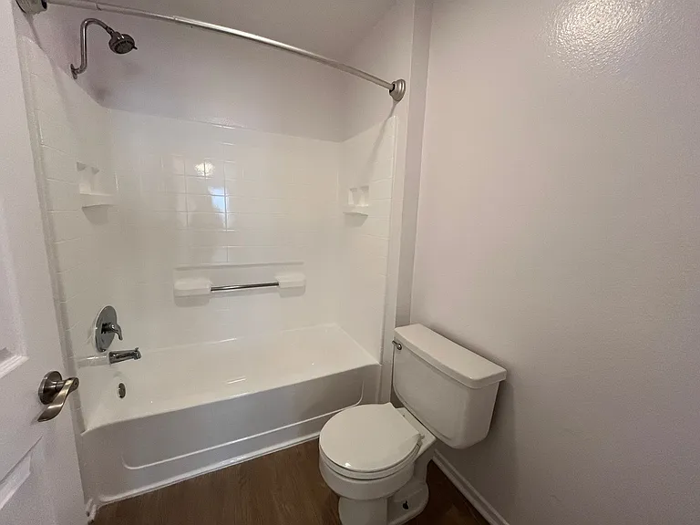5235 Kester Ave — Photo 33