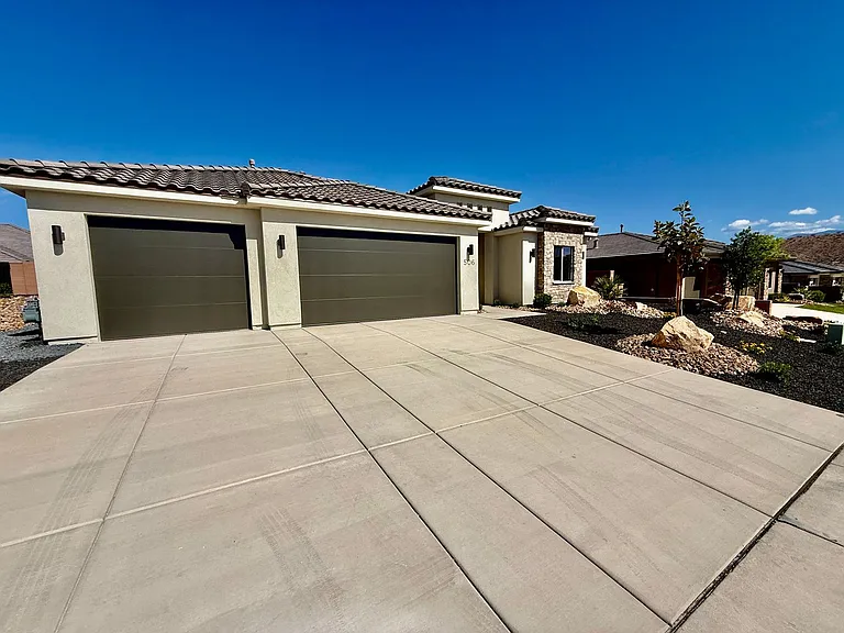 506 S Martignano Way — Photo 3