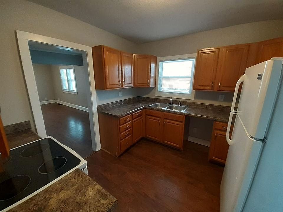 1436 E 32nd St Des Moines, IA, 50317 Apartments for Rent Zillow