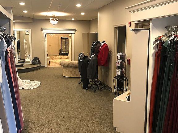 5th image of 53 W Main St