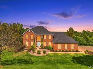 4964 Sunset Oaks Ln, Saint Louis, MO 63128