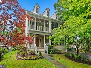 10709 Montrose Ave, Garrett Park, MD 20896